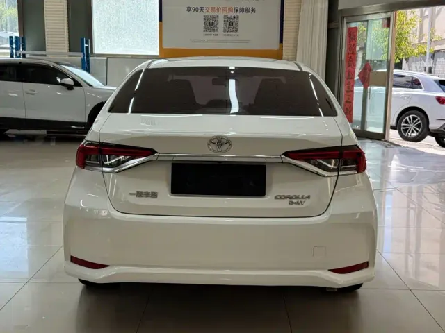 Toyota Corolla — Фото автомобиля 5