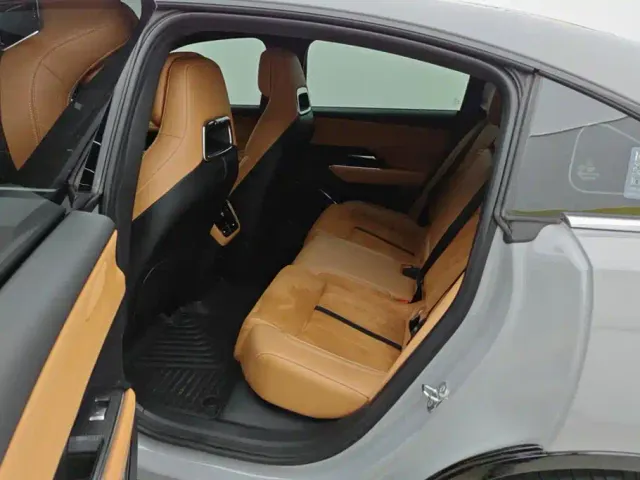 Mazda EZ-6 — Фото автомобиля 11