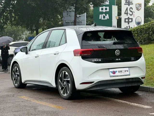 Volkswagen ID.3 — Фото автомобиля 4