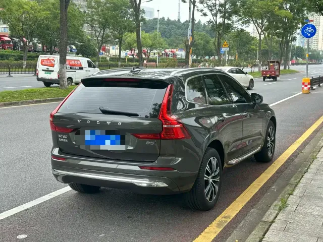 Volvo XC60 — Фото автомобиля 4