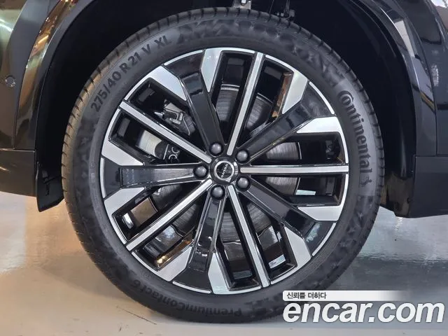 Volvo XC90 — Фото автомобиля 5