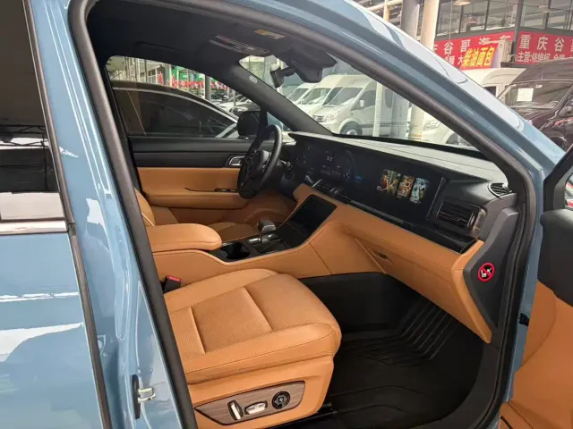 Li Auto ONE — Фото автомобиля 8
