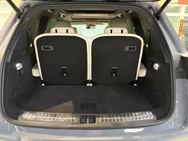 Li Auto L8 — Фото автомобиля 6