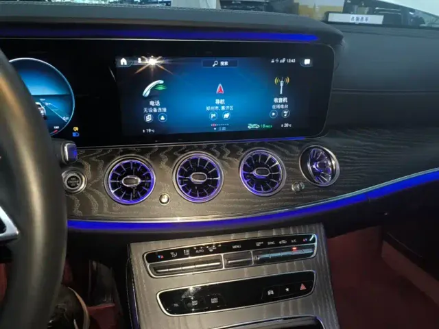 Mercedes-Benz E-Class — Фото автомобиля 12