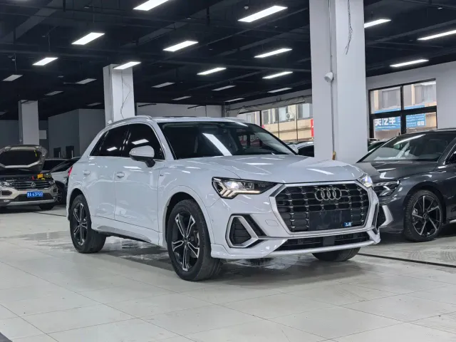 Audi Q3 — Фото автомобиля 3