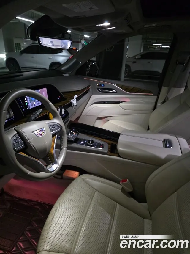 Cadillac Escalade Generation 5 — Фото автомобиля 8