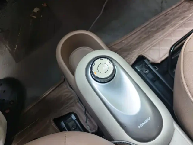 Wuling Hongguang Mini EV — Фото автомобиля 10