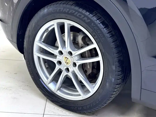Porsche Cayenne — Фото автомобиля 21