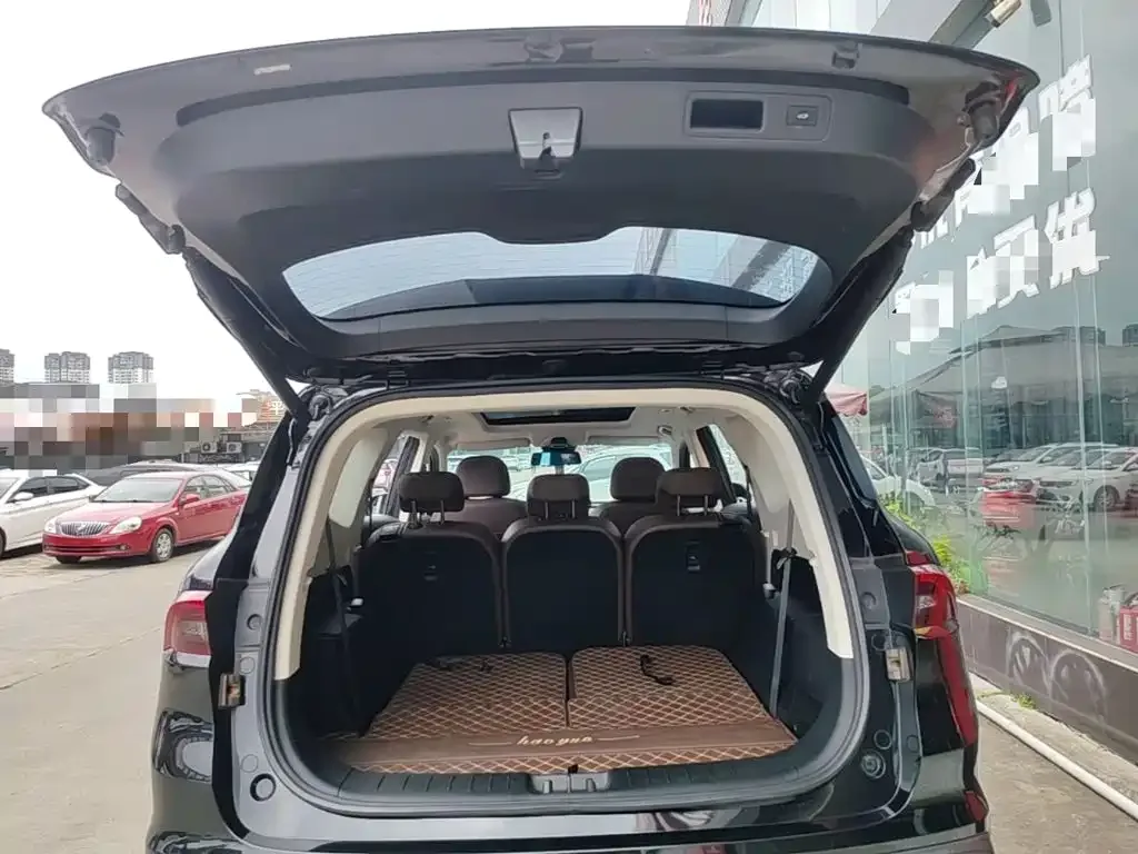 Geely Haoyue 2022 1.8TD Automatic Premium 7-Seater — Фото автомобиля 18