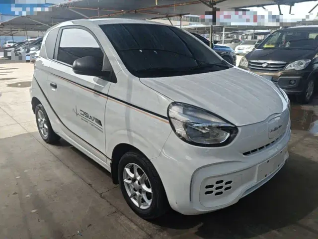 Roewe Clever — Фото автомобиля 3