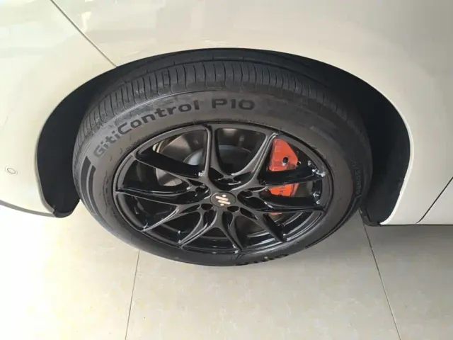 IM Motors LS6 — Фото автомобиля 22