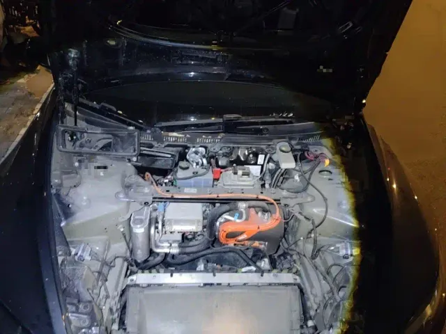 Tesla Model 3 — Фото автомобиля 21