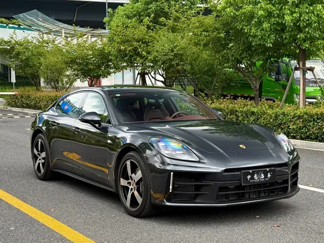 Porsche Panamera — Фото автомобиля 3