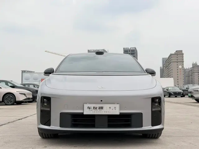 Li Auto i6 — Фото автомобиля 2