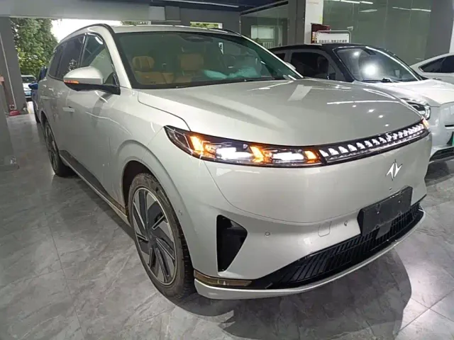 Dongfeng eπ 008 — Фото автомобиля 21