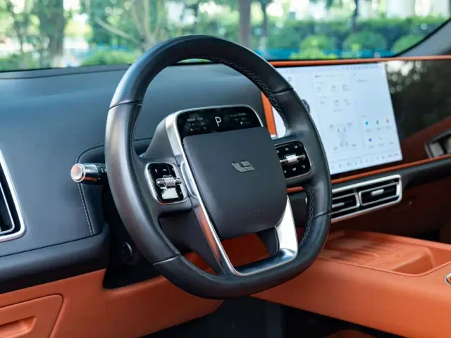 Li Auto L7 — Фото автомобиля 18