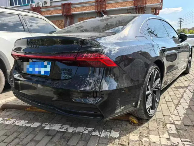 Audi A7L — Фото автомобиля 4