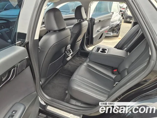 Hyundai Grandeur GN7 — Фото автомобиля 11