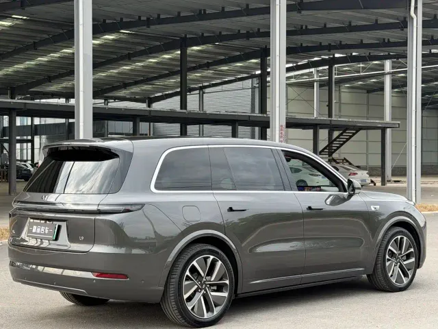 Li Auto L9 — Фото автомобиля 9