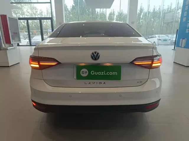 Volkswagen Lavida — Фото автомобиля 5