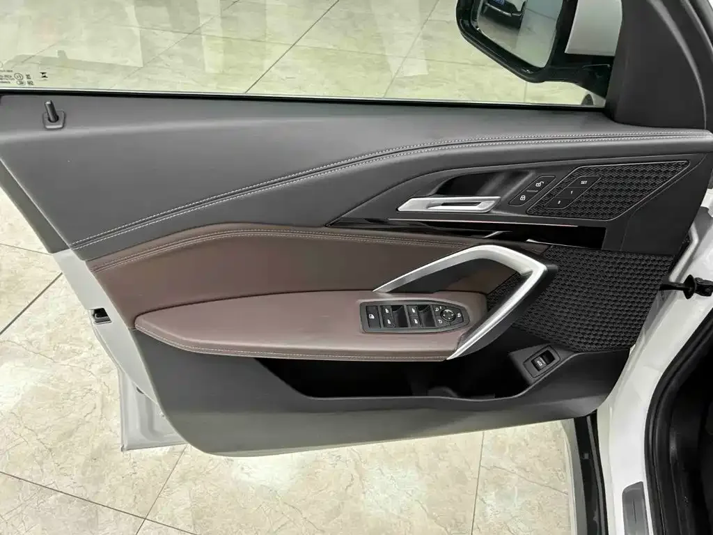 BMW BMW X1 2023 sDrive20Li X Design Package — Фото автомобиля 16