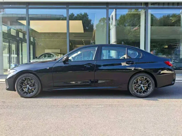 BMW 3 Series — Фото автомобиля 4