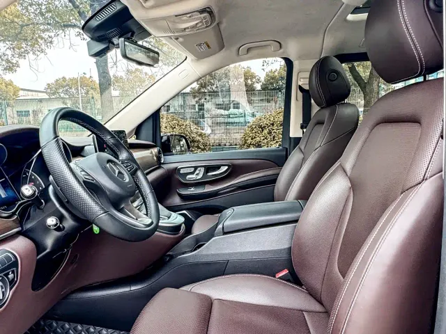 Mercedes-Benz V-Class — Фото автомобиля 4