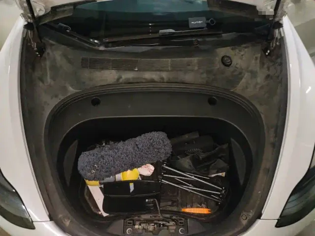 Tesla Model 3 — Фото автомобиля 16
