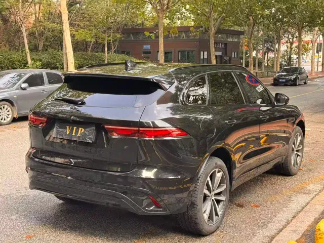 Jaguar F-Pace — Фото автомобиля 9