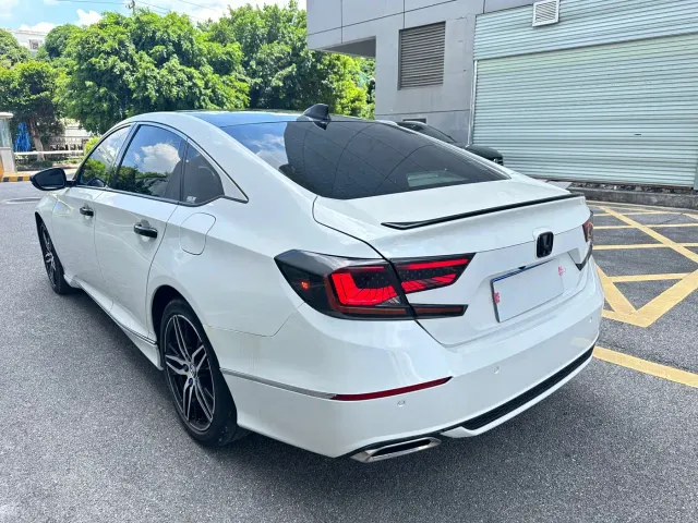 Honda Accord — Фото автомобиля 13