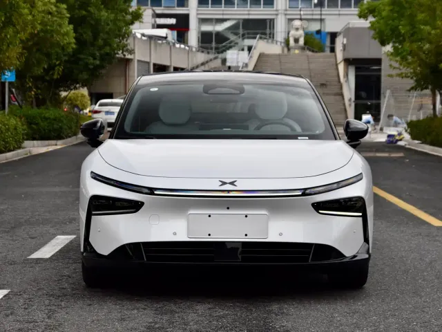 Xpeng P7+ — Фото автомобиля 4