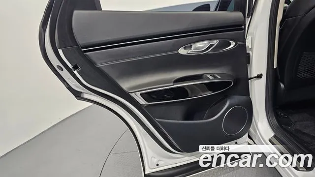 Genesis GV70 — Фото автомобиля 21
