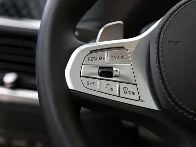 BMW BMW X5 2025 Model xDrive 30Li Exclusive M Sport Blackout Package — Фото автомобиля 16