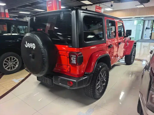 Jeep Wrangler — Фото автомобиля 9