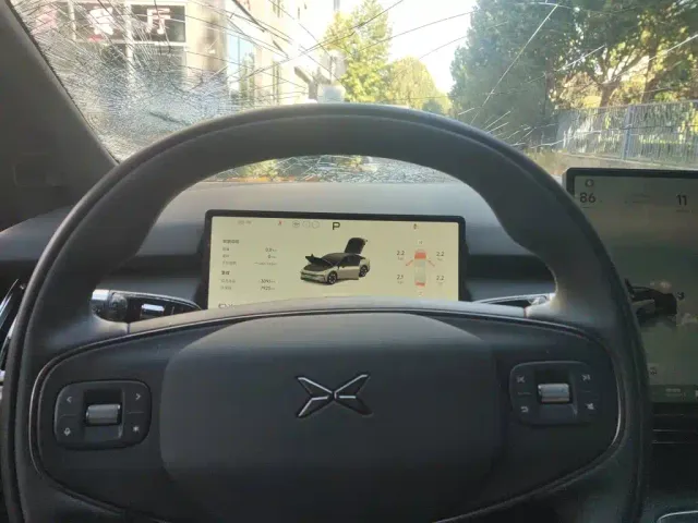 Xpeng P7+ — Фото автомобиля 7