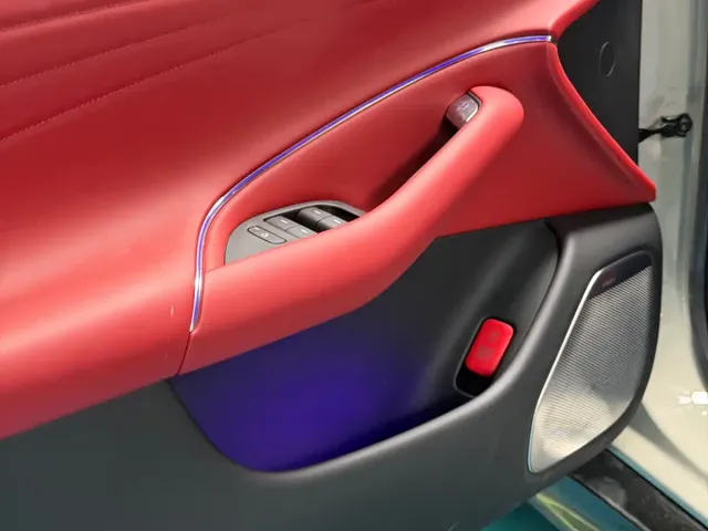 Xiaomi SU7 — Фото автомобиля 10