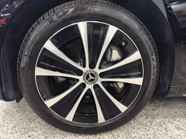 Mercedes-Benz E-Class — Фото автомобиля 16