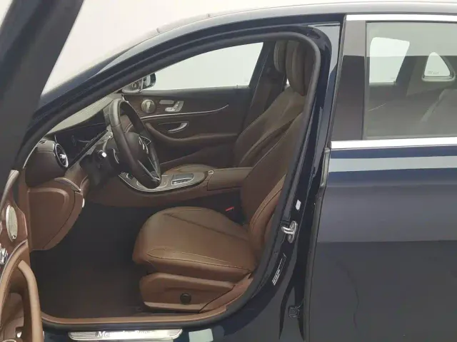 Mercedes-Benz E-Class — Фото автомобиля 10