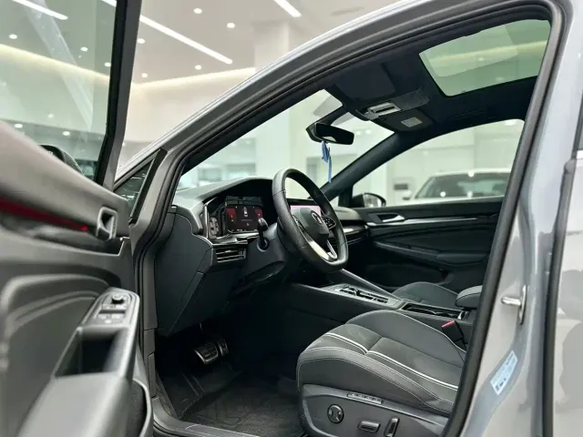 Volkswagen Golf — Фото автомобиля 6