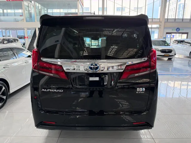 Toyota Alphard — Фото автомобиля 4