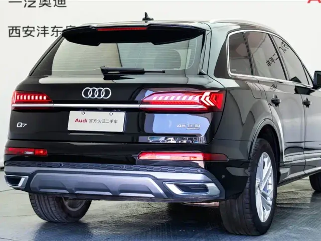 Audi Q7 — Фото автомобиля 23