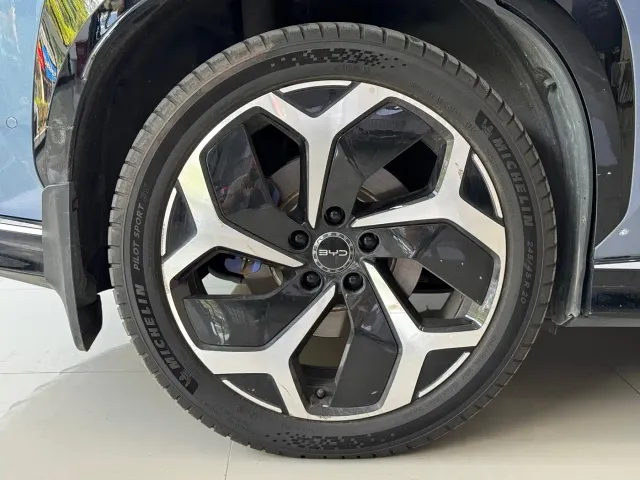 BYD Sealion 07 EV — Фото автомобиля 10