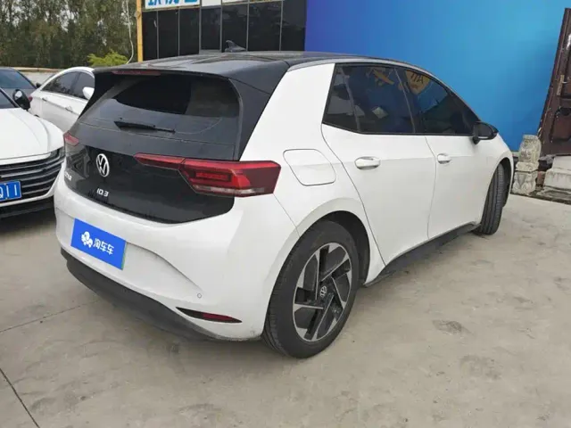 Volkswagen ID.3 — Фото автомобиля 3