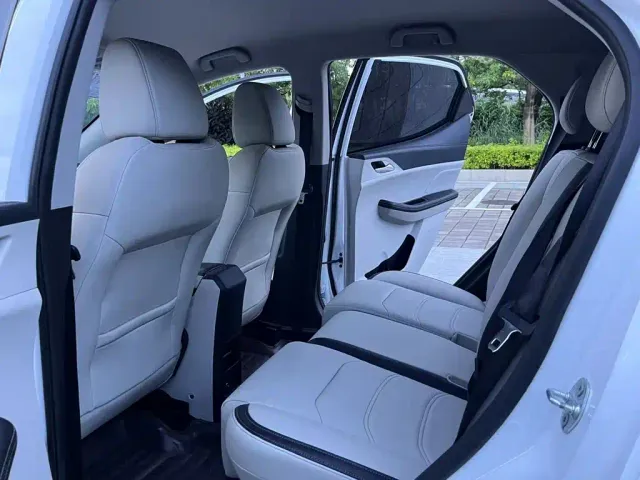 BYD Yuan Pro — Фото автомобиля 15