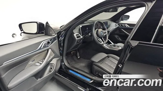 BMW i4 — Фото автомобиля 7