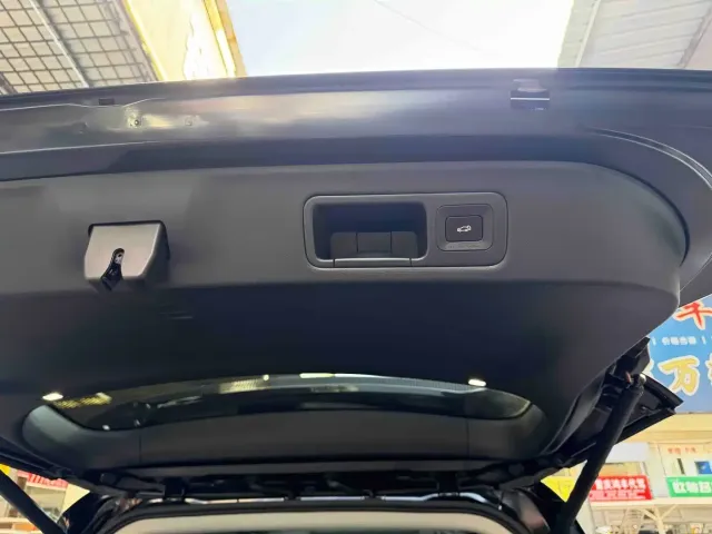GAC Trumpchi M8 — Фото автомобиля 30