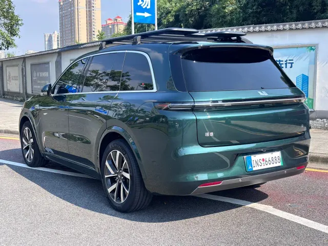 Li Auto L8 — Фото автомобиля 5