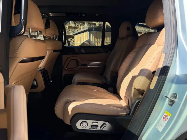BYD FangChengBao Leopard 8 — Фото автомобиля 12