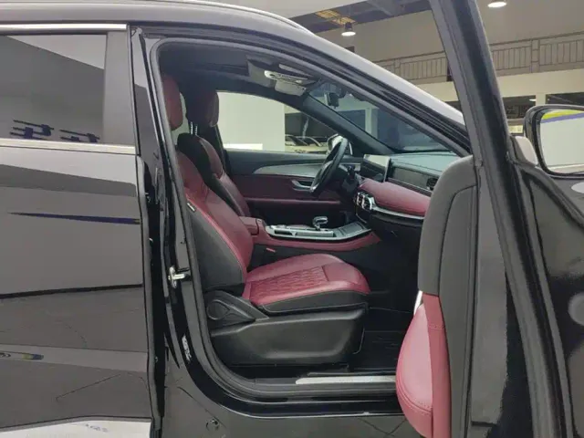 Jetour X70 Plus — Фото автомобиля 8