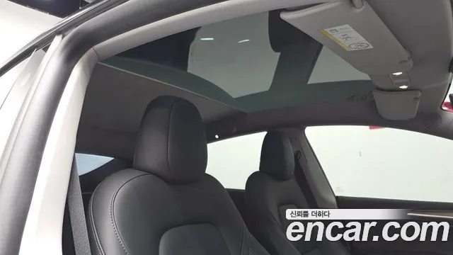 Tesla Model Y — Фото автомобиля 21